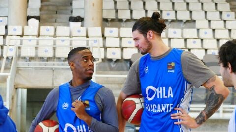 Zaid Hearst, en su primer entrenamiento con el HLA Alicante.