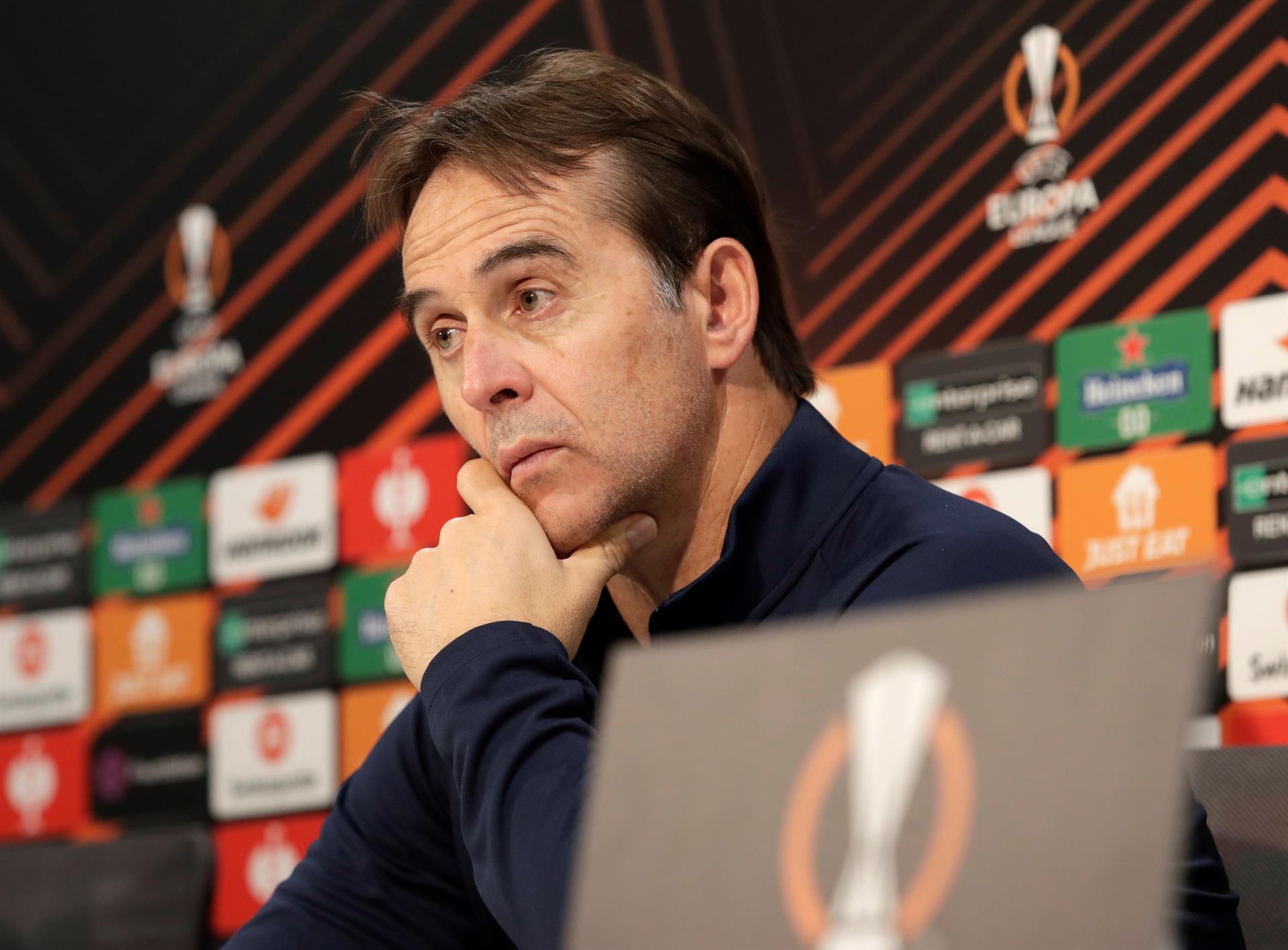 Lopetegui: "En Zagreb va a ser más complejo que en Sevilla" Lopetegui: "En Zagreb va a ser más complejo que en Sevilla"