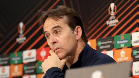 Lopetegui: "En Zagreb va a ser más complejo que en Sevilla" Lopetegui: "En Zagreb va a ser más complejo que en Sevilla"
