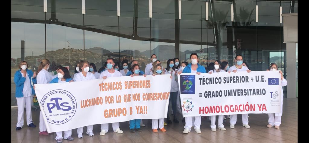 Protestas de los técnicos de laboratorio del Hospital Santa Lucía Protestas de los técnicos de laboratorio del Hospital Santa Lucía