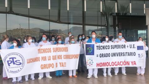 Protestas de los Técnicos Superiores en el Hospital Sta Lucia Protestas de los Técnicos Superiores en el Hospital Sta Lucia