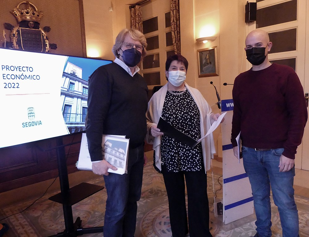 Iu defiende que los remanentes se pueden invertir ahora porque se puso fin a ley Montoro Iu defiende que los remanentes se pueden invertir ahora porque se puso fin a ley Montoro
