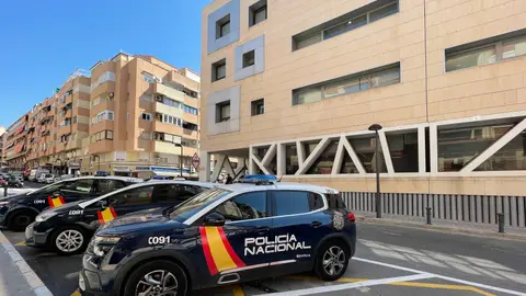 Comisaría de la Policía Nacional de la calle Isabel la Católica Comisaría de la Policía Nacional de la calle Isabel la Católica