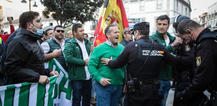 La delegación del Gobierno investigará las protestas agrarias en Don Benito durante la visita del presidente del Gobierno La delegación del Gobierno investigará las protestas agrarias en Don Benito durante la visita del presidente del Gobierno