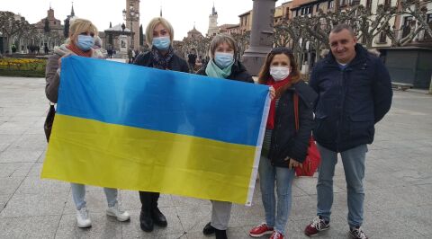 La comunidad ucraniana de Alcal&aacute; de Henares muestra el apoyo a su pa&iacute;s ante el inicio de la invasi&oacute;n militar rusa