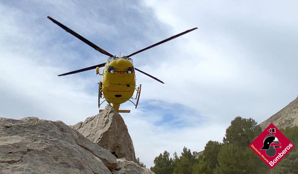 Fallece un senderista en Sierra Bernia tras sufrir un desfallecimiento Fallece un senderista en Sierra Bernia tras sufrir un desfallecimiento