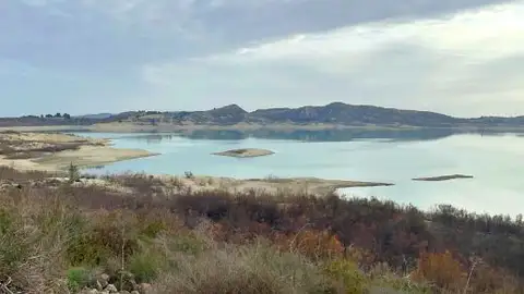 La sequía deja sin agua al embalse de La Pedrera. EMBALSE DE LA PEDRERA