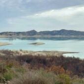 La sequía deja sin agua al embalse de La Pedrera.