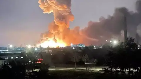 Bombardeo en Kiev, la capital de Ucrania. Bombardeo en Kiev, la capital de Ucrania.