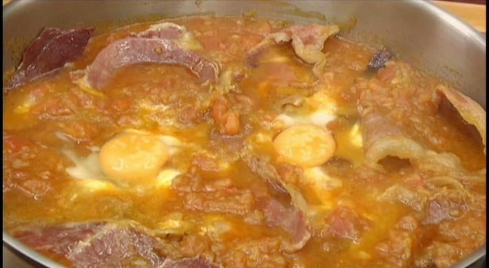 La receta de Robin Food para cocinar magras con tomate y huevos La receta de Robin Food para cocinar magras con tomate y huevos