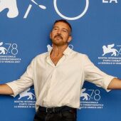 El actor Antonio Banderas, en el photocall de la Mostra de Venecia 2021