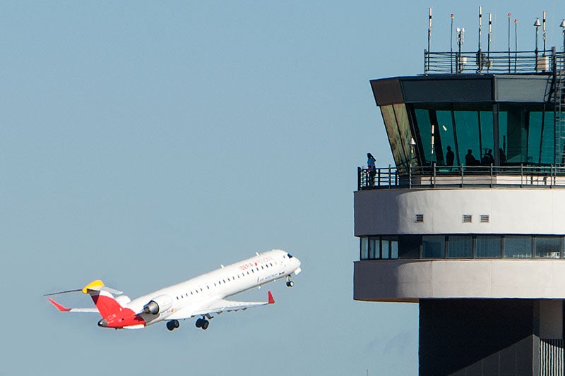 La crisis de los controladores aéreos de 2010 y el primer Estado de Alarma de la historia La crisis de los controladores aéreos de 2010 y el primer Estado de Alarma de la historia