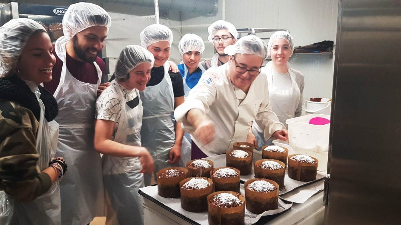 Raúl Asencio participa con un show cooking en la XX Jornada Gastronómica del Restaurante Alfonso Mira Raúl Asencio participa con un show cooking en la XX Jornada Gastronómica del Restaurante Alfonso Mira