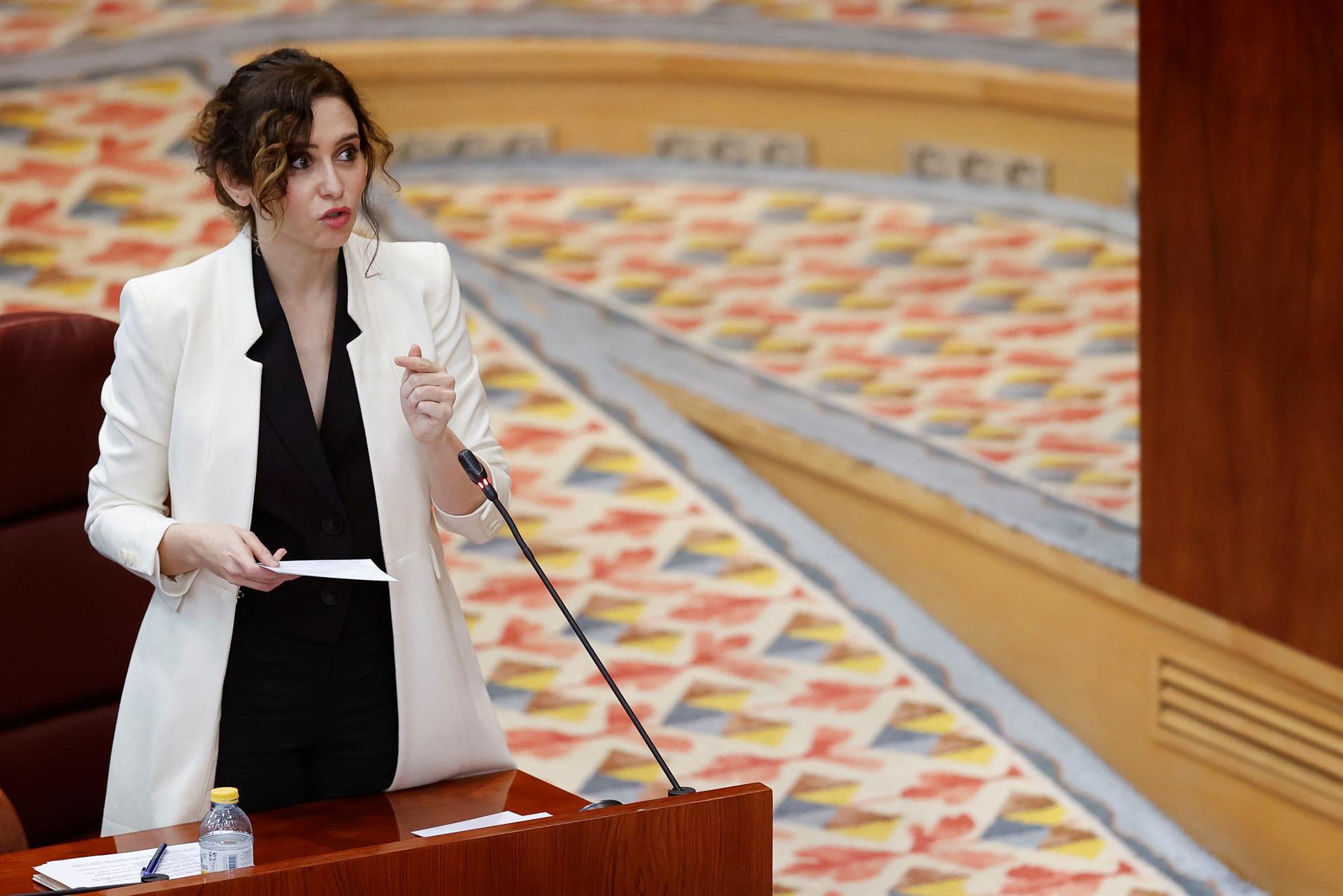 Isabel Díaz Ayuso enviará a la Fiscalía 12 contratos de mascarillas del Gobierno de Sánchez Isabel Díaz Ayuso enviará a la Fiscalía 12 contratos de mascarillas del Gobierno de Sánchez