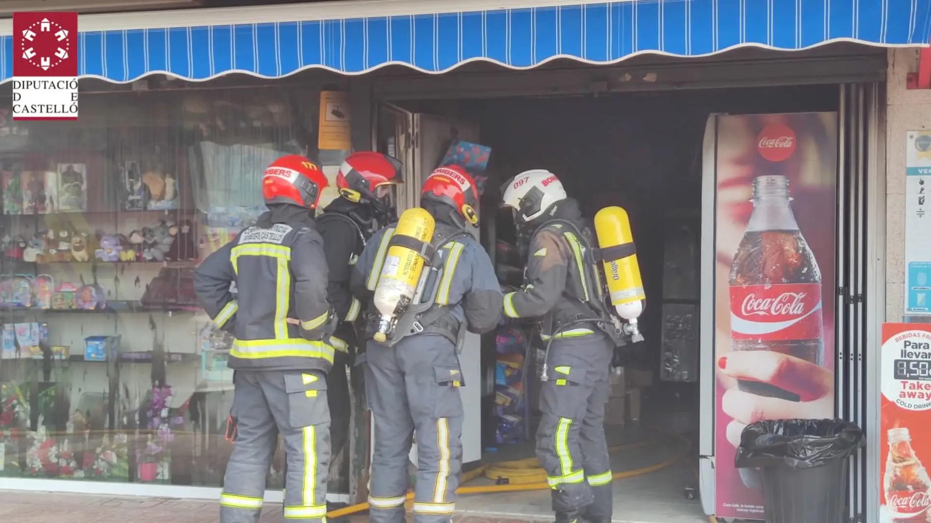 Desalojado un edificio tras declararse un incendio en un bazar chino en Oropesa