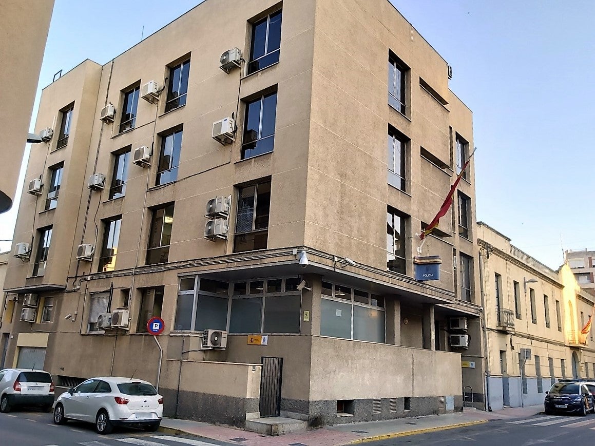 La Policía Nacional detiene en Elda a un menor de 15 años por el apuñalamiento de un hombre La Policía Nacional detiene en Elda a un menor de 15 años por el apuñalamiento de un hombre