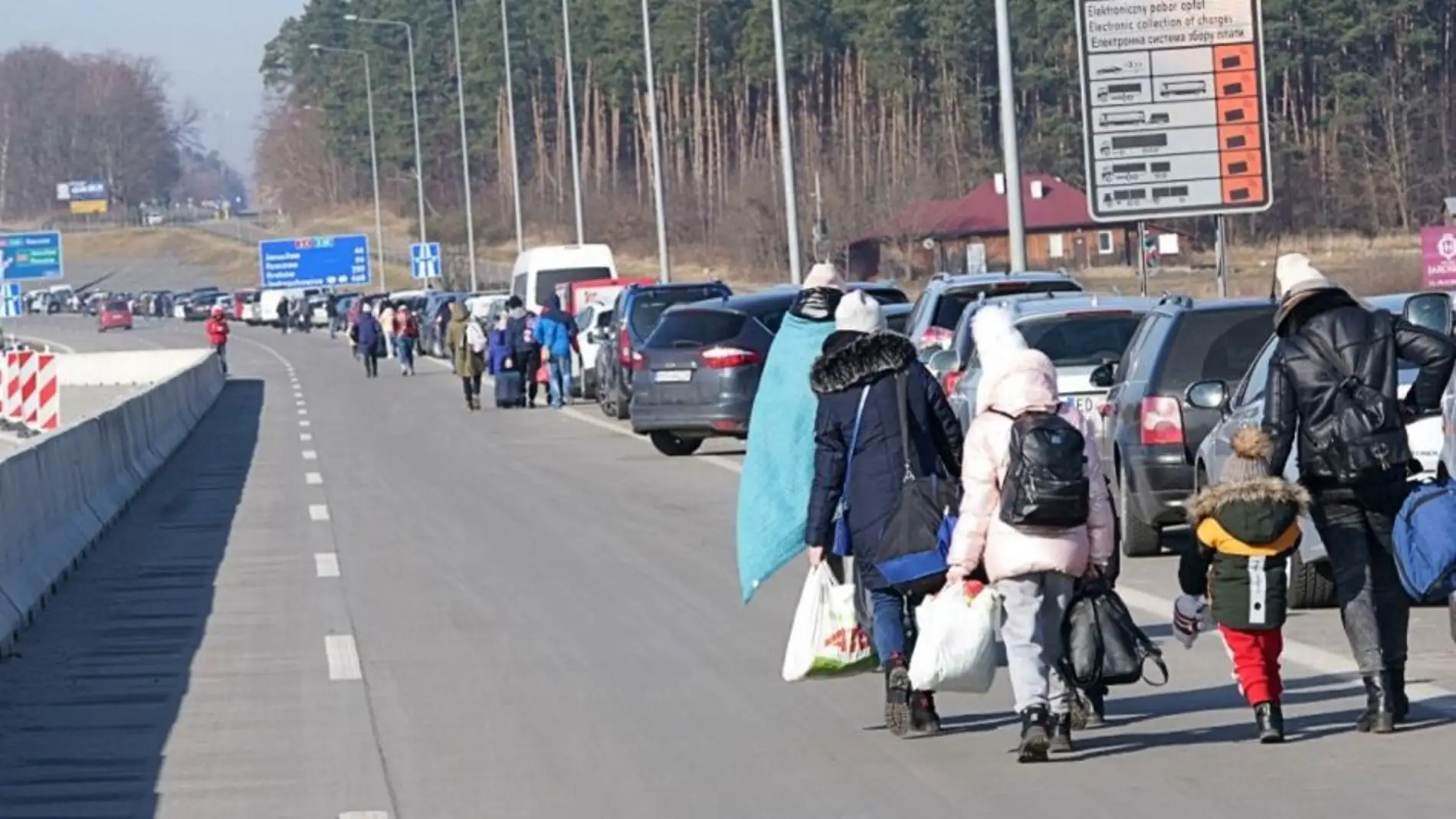 Ucranianos en la frontera de Polonia 