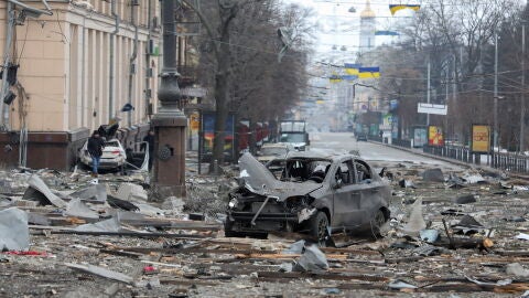 Los da&ntilde;os del paso de la guerra en Kharkiv / Reuters
