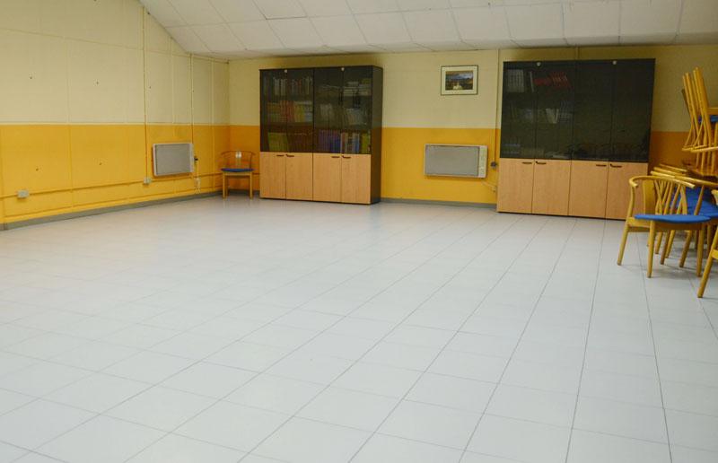 Oviedo habilita el centro social de La Ería para recoger ayuda humanitaria Oviedo habilita el centro social de La Ería para recoger ayuda humanitaria