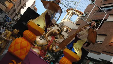 Concurso de Carrozas y Comparsas de Valdepeñas Concurso de Carrozas y Comparsas de Valdepeñas