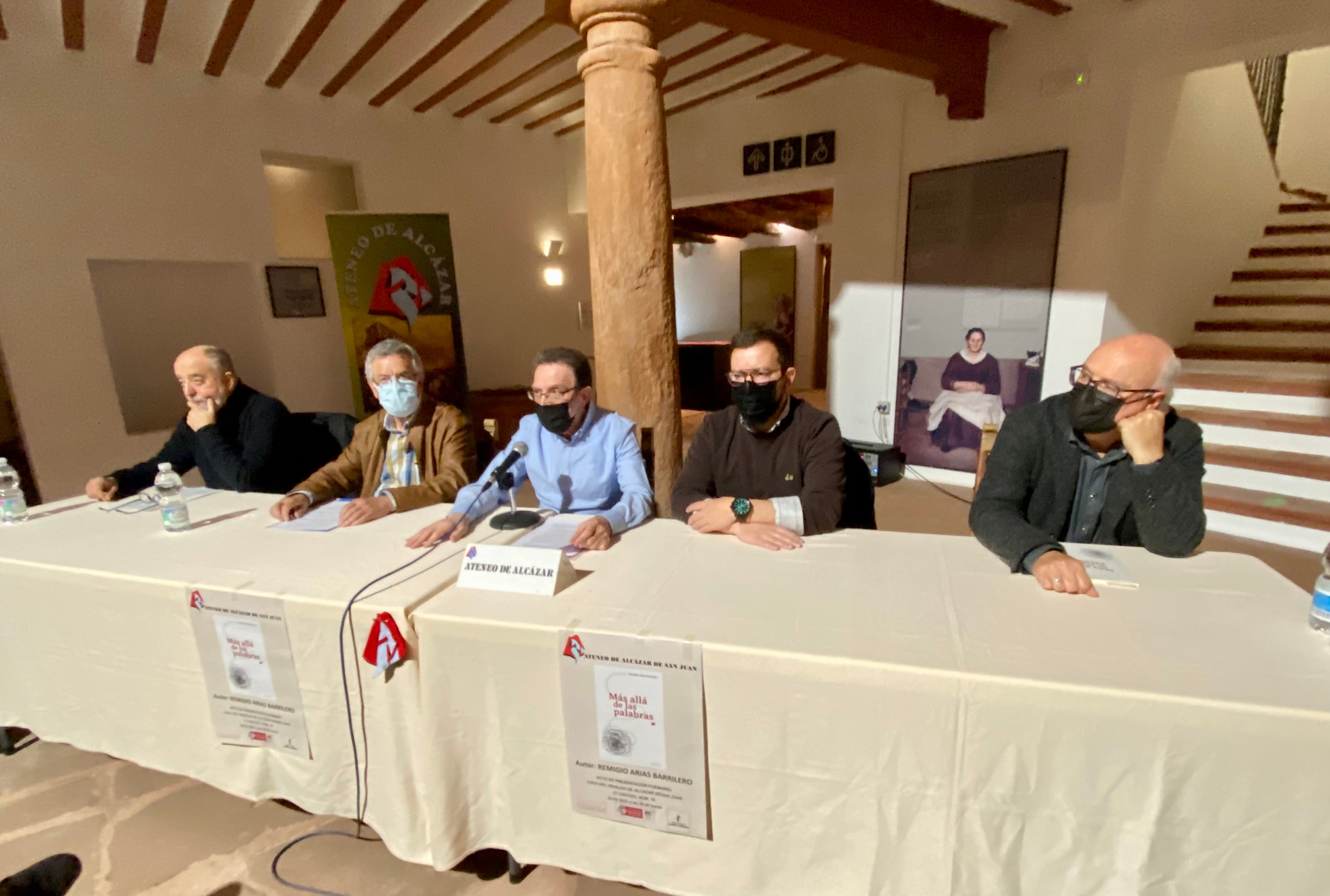 Remigio Arias presenta “Más allá de las palabras” Remigio Arias presenta “Más allá de las palabras”