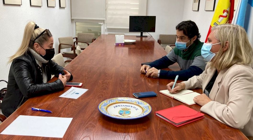 Eduardo Dolón, Alcalde de Torrevieja, en marcha todos los recursos para ayudar a la comunidad Ucraniana Eduardo Dolón, Alcalde de Torrevieja, en marcha todos los recursos para ayudar a la comunidad Ucraniana