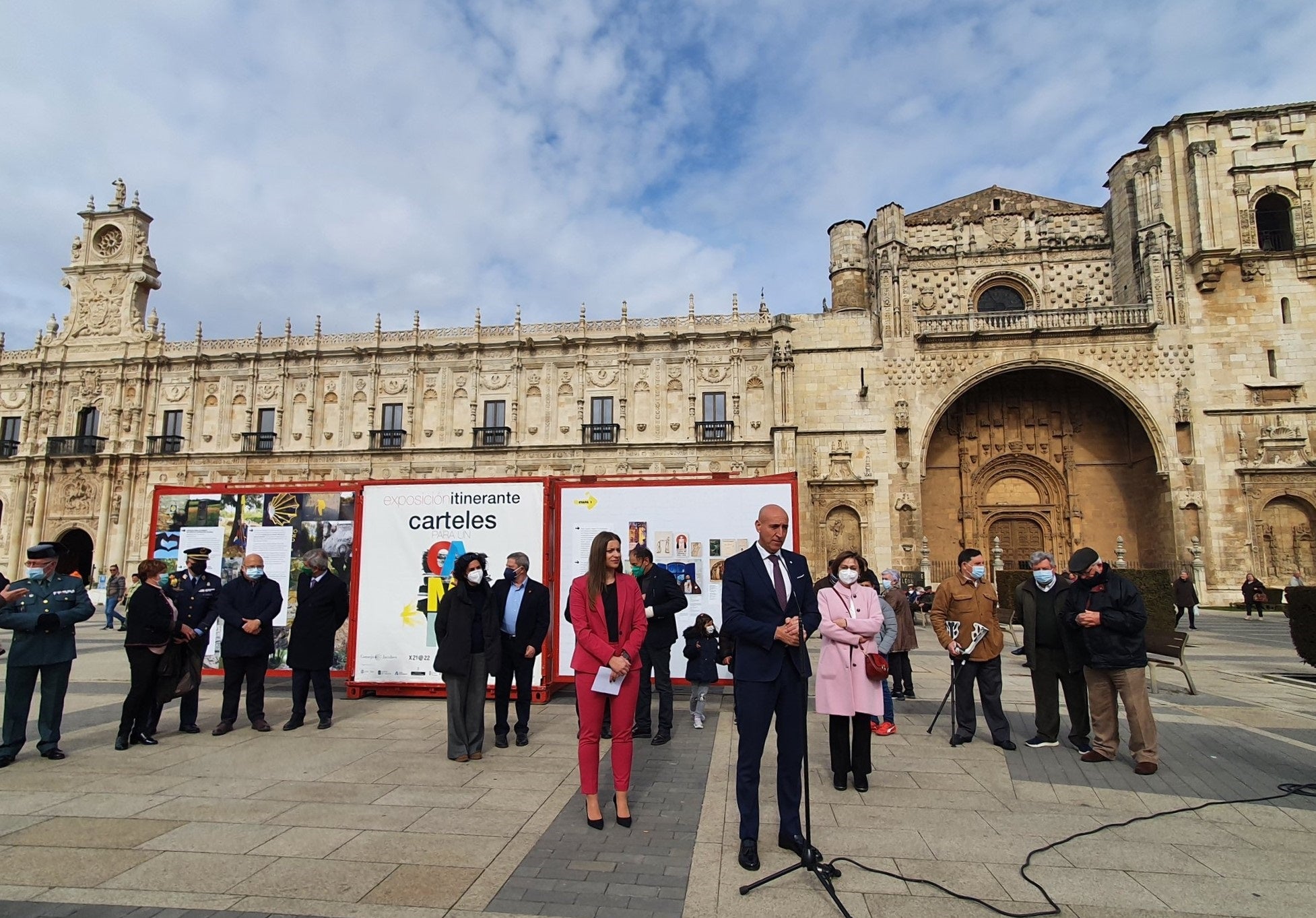 León estrena la exposición de carteles en el Camino de Santiago León estrena la exposición de carteles en el Camino de Santiago