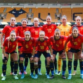 La selección femenina de fútbol apoya el Día Mundial contra las Enfermedades Raras