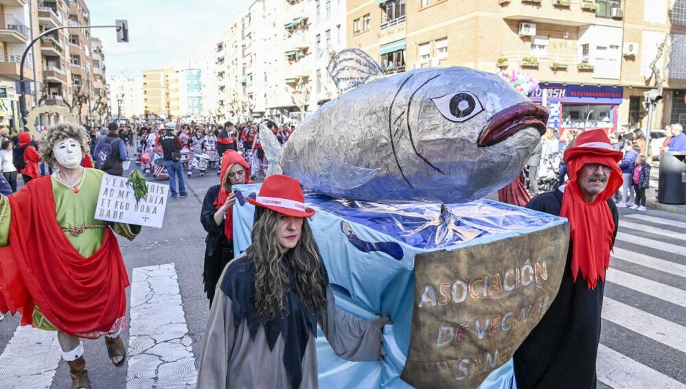 El Carnaval de Badajoz concluye este martes con el Entierro de la Sardina en la barriada de San Roque