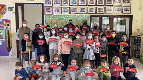 Los alumnos del C.P. Ensanche han recibido esta mañana sus portabocadillos PORTABOCADILLOS ENSANCHE