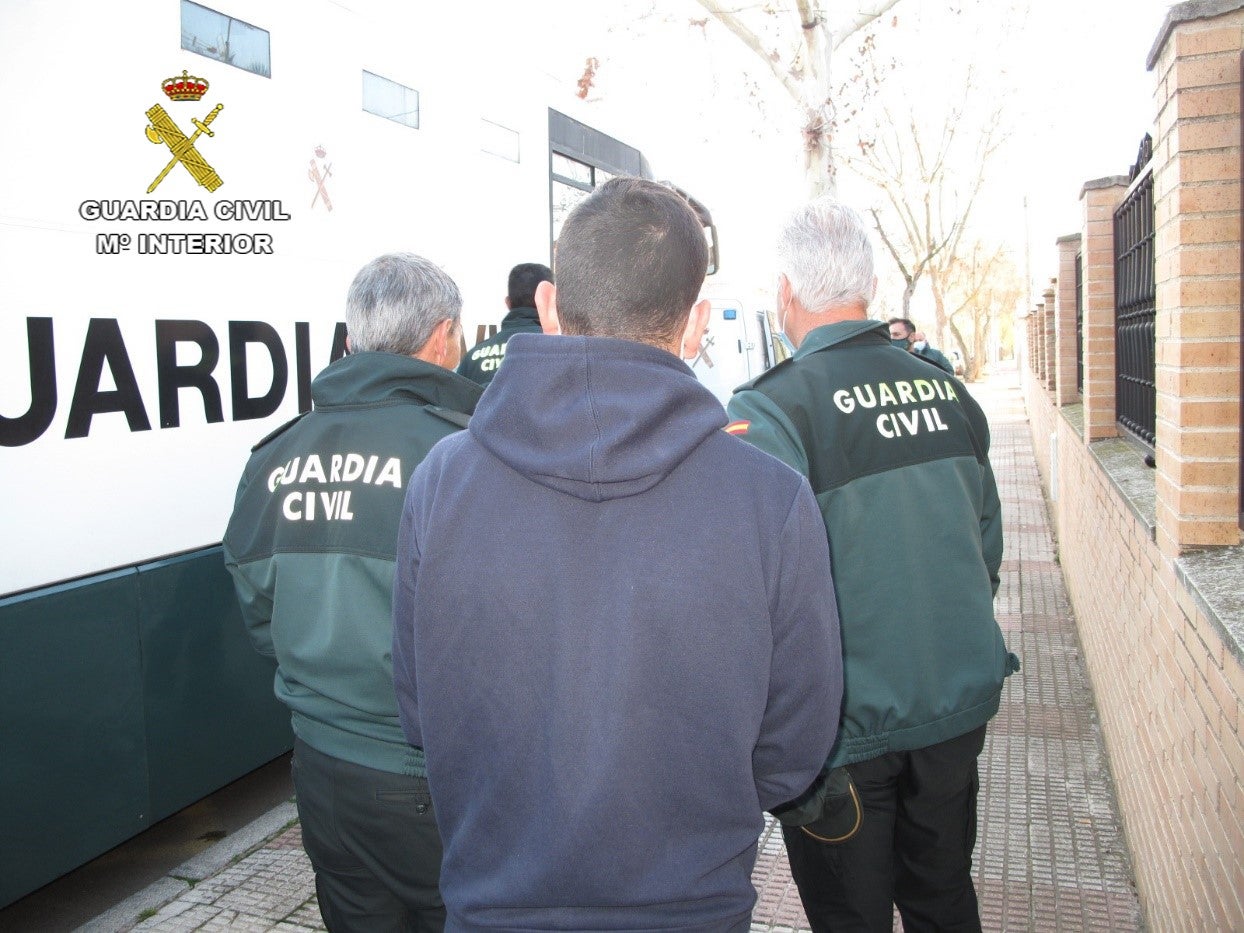 Detenidas 19 personas en una operación antidroga en Puertollano, Almodóvar, Argamasilla de Calatrava y Sevilla Detenidas 19 personas en una operación antidroga en Puertollano, Almodóvar, Argamasilla de Calatrava y Sevilla
