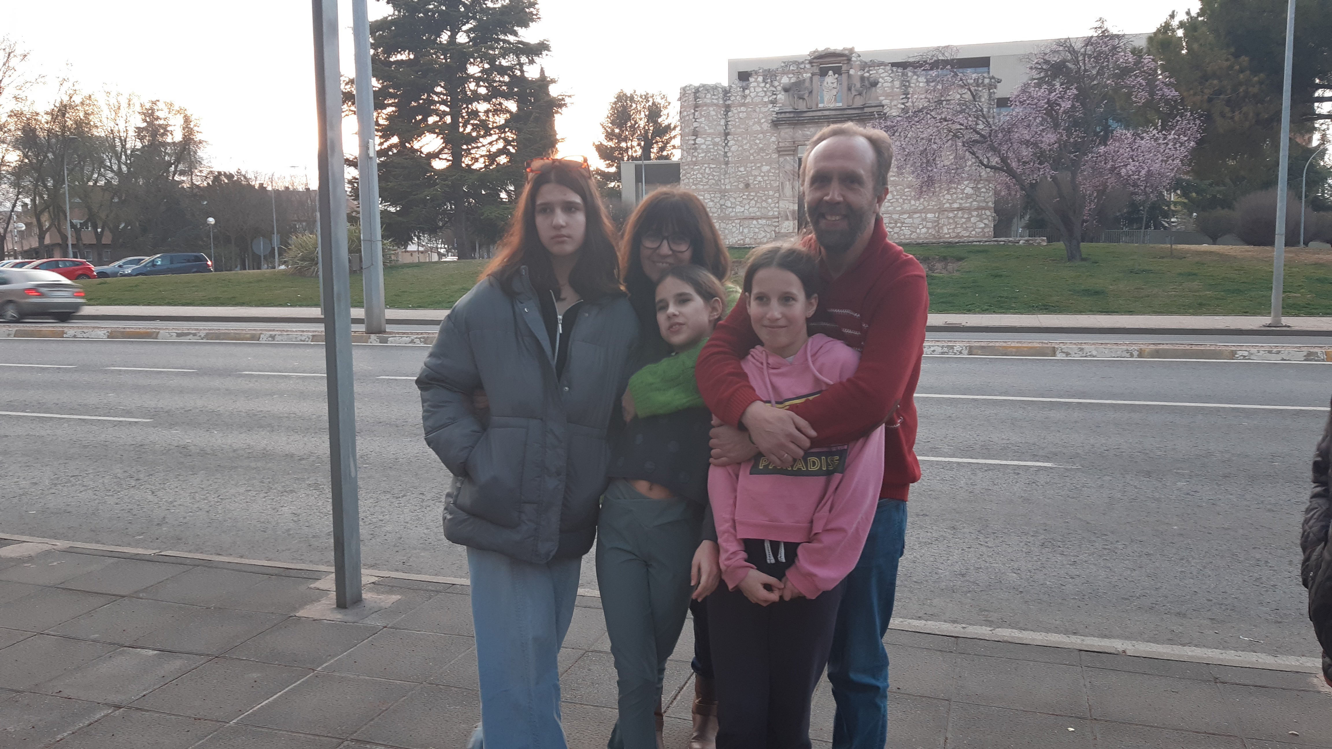 Juan Luis, María Jesús y 3 niñas ucranianas ya están en Ciudad Real Juan Luis, María Jesús y 3 niñas ucranianas ya están en Ciudad Real