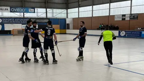 Pelayo Álvarez, Cristóbal y Diego García felicitan a Pelayo Aspra Pelayo Álvarez, Cristóbal y Diego García felicitan a Pelayo Aspra