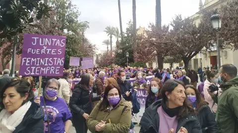 Una manifestación feminista recorre las calles de la ciudad de Badajoz con motivo del 8 de Marzo Badajoz