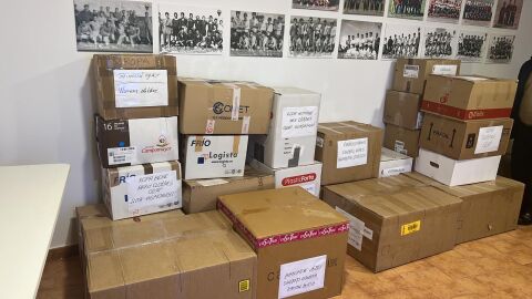 Cajas con ayuda humanitaria que saldr&aacute;n desde Pozuelo de Calatrava hasta Polonia