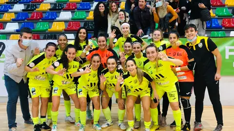 El equipo de Atlético Torcal tras una victoria El equipo de Atlético Torcal tras una victoria