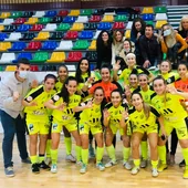 El equipo de Atlético Torcal tras una victoria El equipo de Atlético Torcal tras una victoria