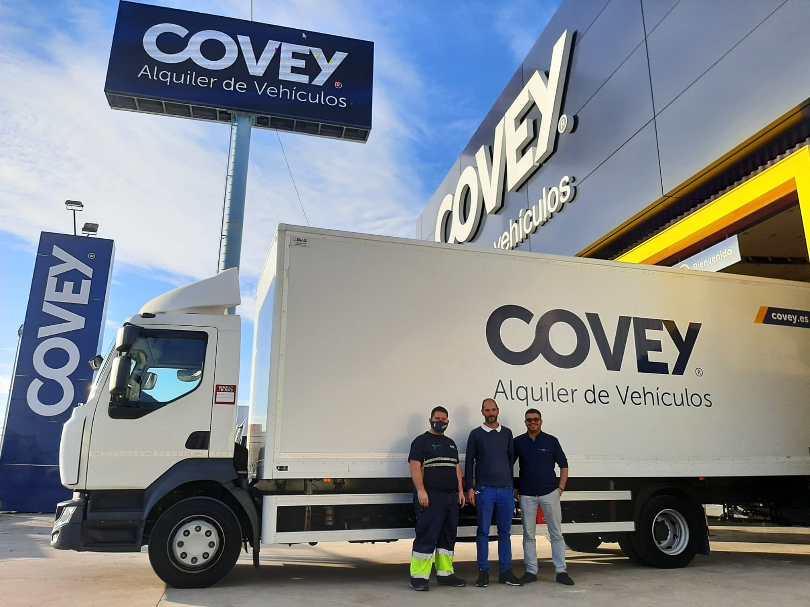 tres camiones y tres furgonetas viajarán este miércoles 9 de marzo desde Pozuelo hasta Polonia con ayuda humanitaria tres camiones y tres furgonetas viajarán este miércoles 9 de marzo desde Pozuelo hasta Polonia con ayuda humanitaria