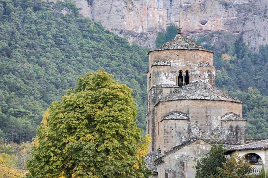De la floración en el Cinca hasta las espantabrujas de Santa Cruz de la Serós De la floración en el Cinca hasta las espantabrujas de Santa Cruz de la Serós