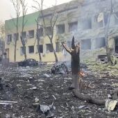 Zelenski denuncia el ataque de las tropas rusas a un hospital de maternidad en Mariúpol