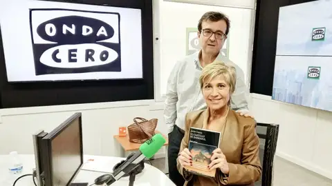 Javier Cercas con Julia Otero ondacero.es