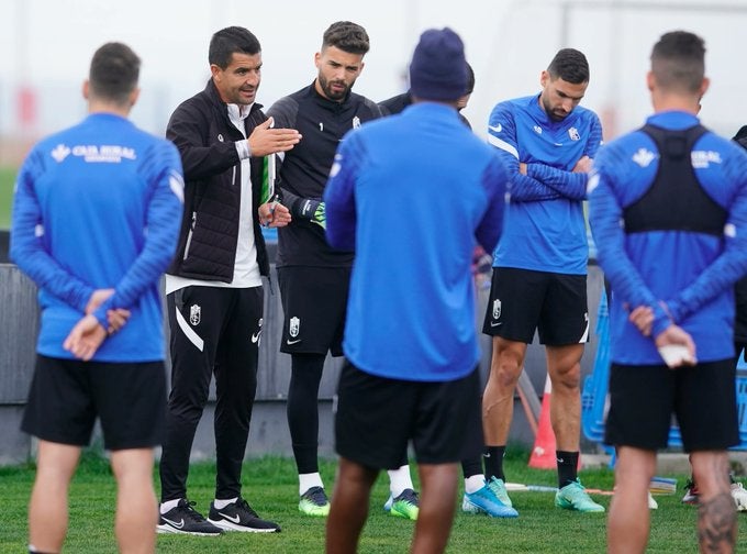 Rubén Torrecilla intenta integrar a toda la plantilla en el objetivo de la permanencia Rubén Torrecilla intenta integrar a toda la plantilla en el objetivo de la permanencia