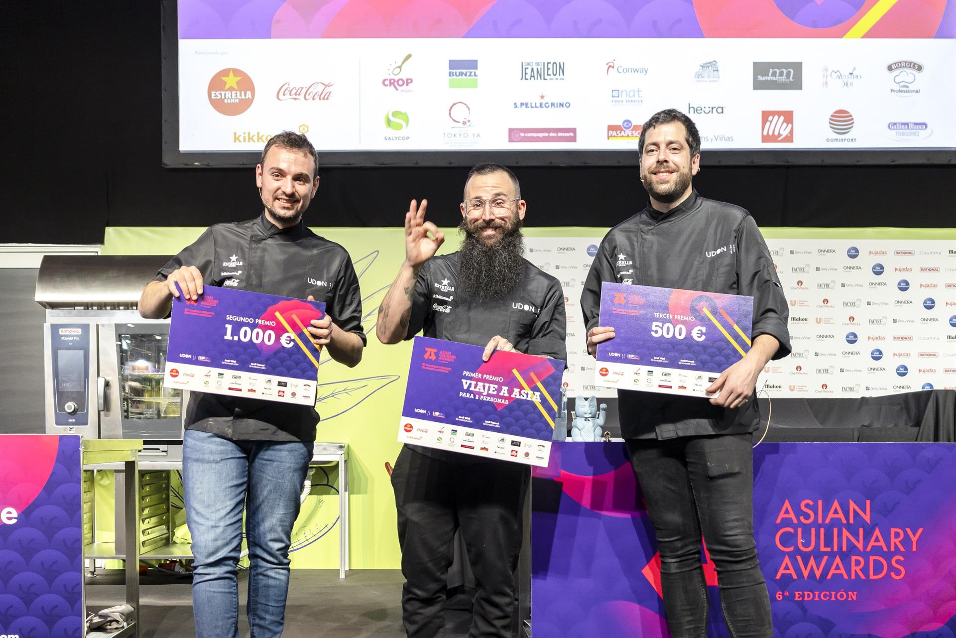 El chef extremeño Alberto Montes del restaurante Atrio de Cáceres gana el concurso 'Mejor receta asiática de España' El chef extremeño Alberto Montes del restaurante Atrio de Cáceres gana el concurso 'Mejor receta asiática de España'