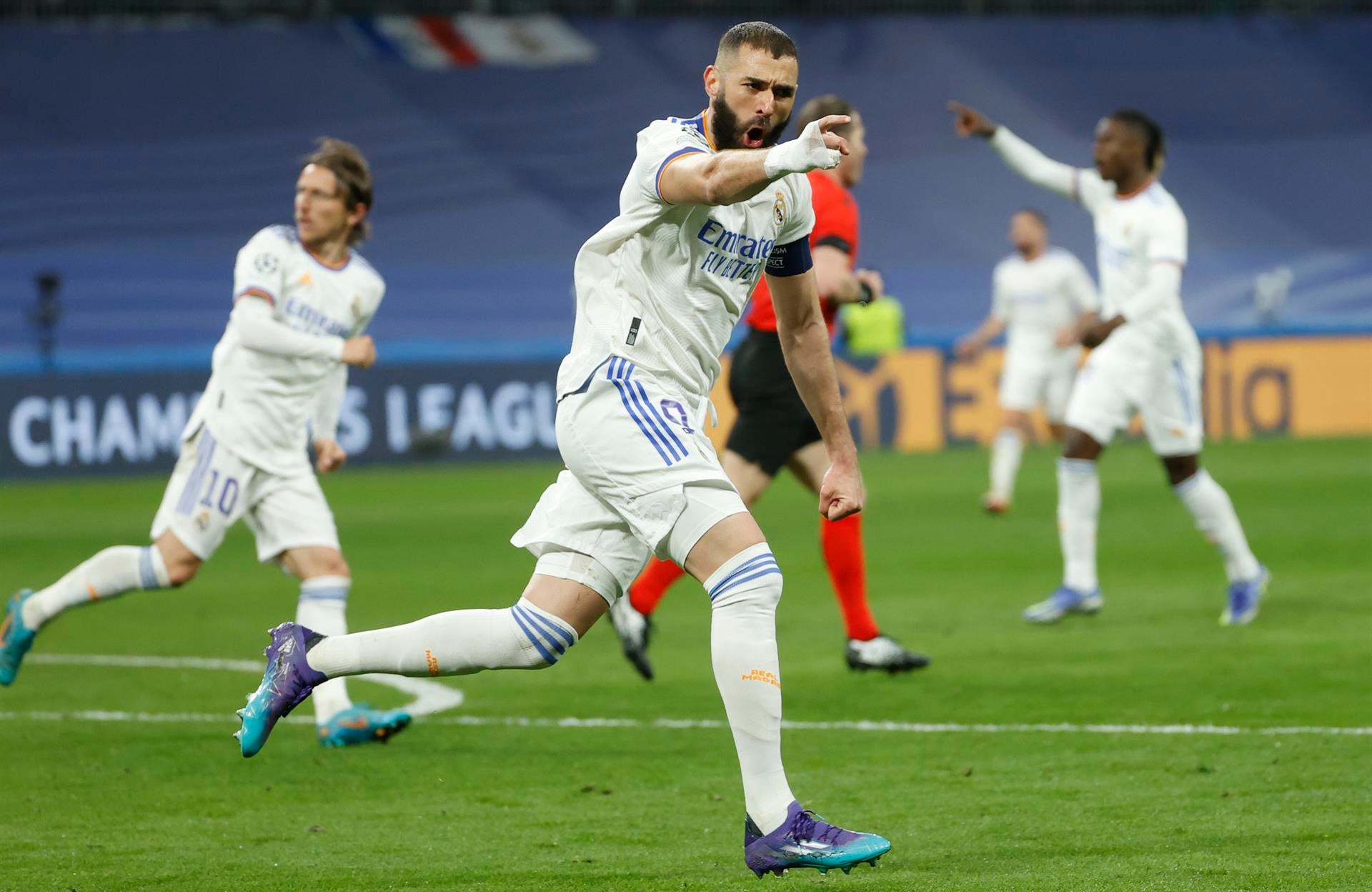 Benzema guía al Real Madrid ante el PSG en otra noche de Champions para la historia Benzema guía al Real Madrid ante el PSG en otra noche de Champions para la historia