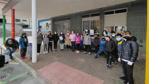 Grupo de 6º curso que lleva a cabo la iniciativa Grupo de 6º curso que lleva a cabo la iniciativa