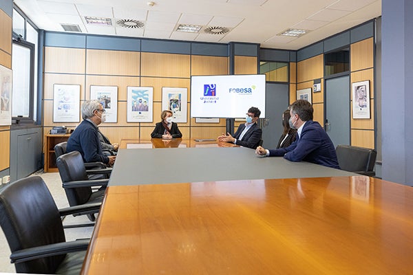 Fobesa y la UJI renuevan su programa de becas para el alumnado residente a Benicàssim. Fobesa y la UJI renuevan su programa de becas para el alumnado residente a Benicàssim.