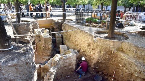 Excavaciones en el Patio de los Naranjos 