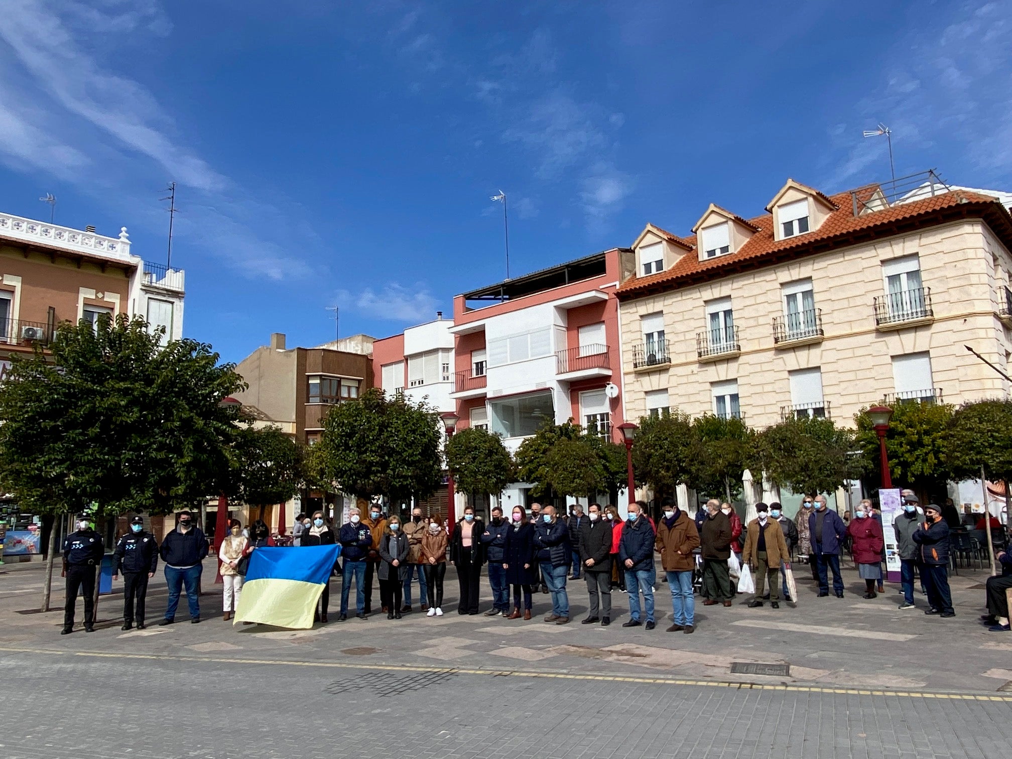 Se suceden los minutos de silencio por el pueblo ucraniano en toda la comarca Se suceden los minutos de silencio por el pueblo ucraniano en toda la comarca