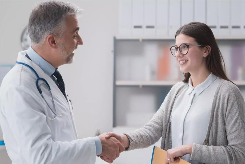 Motivos por los que las mujeres deben visitar al urólogo Motivos por los que las mujeres deben visitar al urólogo