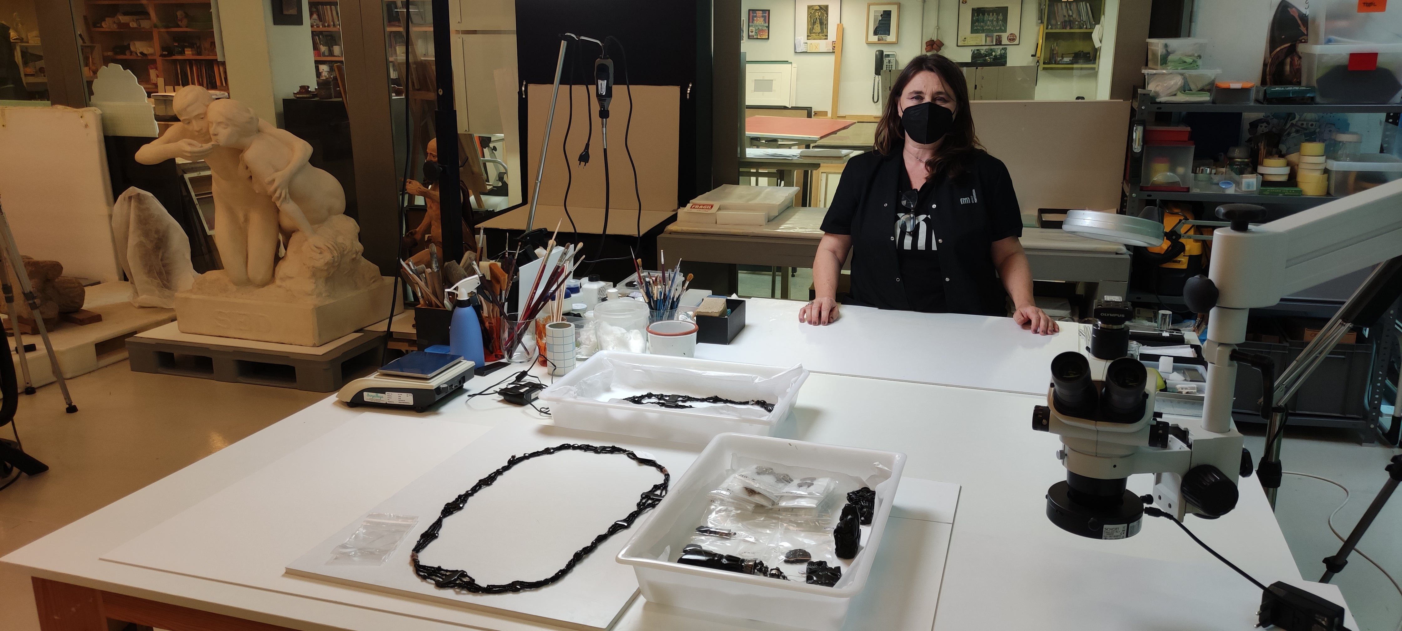 Sonia Briones: “O que vixiamos máis de cerca no Museo é o que non se ve” Sonia Briones: “O que vixiamos máis de cerca no Museo é o que non se ve”